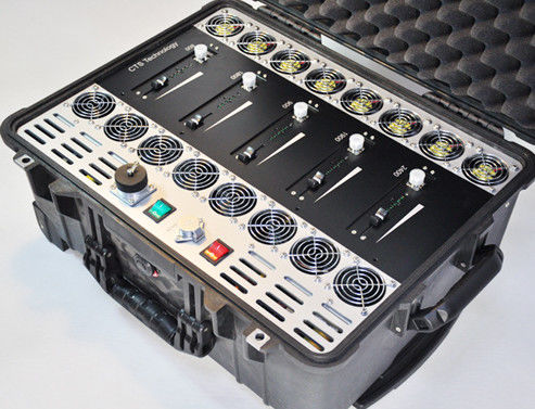 品質  Compact Semi Portable Tactical Jammer Device 25MHz-3.8GHz Easy Installation 工場